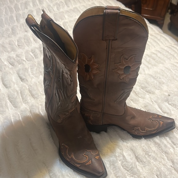 Western boots - Picture 3 of 7